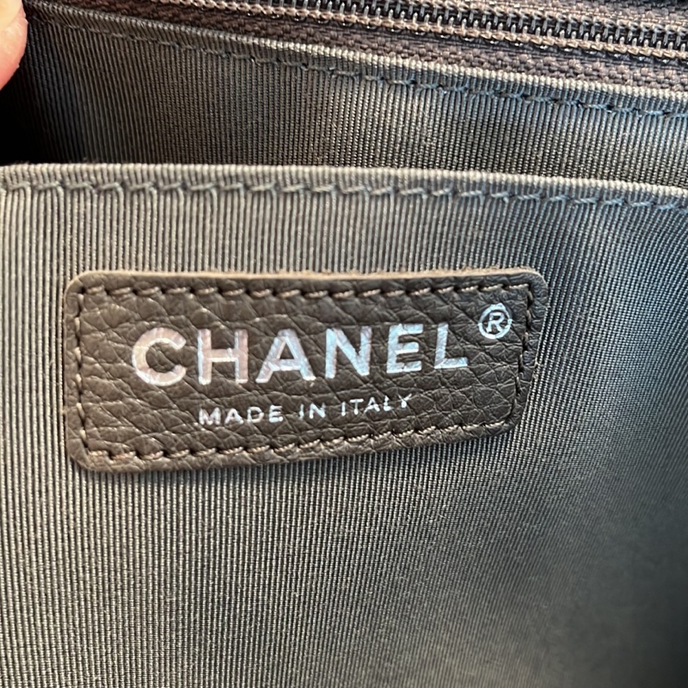 CHANEL XXL Jumbo Classic Flap Bag - Picture 13 of 16